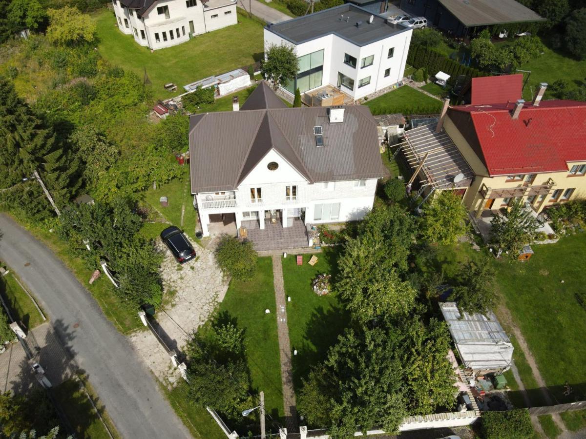 Oti Guesthouse Talin Exterior foto