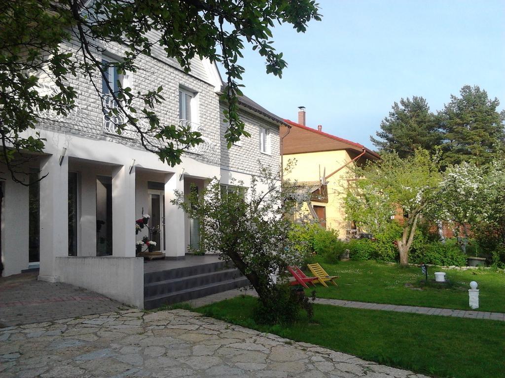 Oti Guesthouse Talin Exterior foto