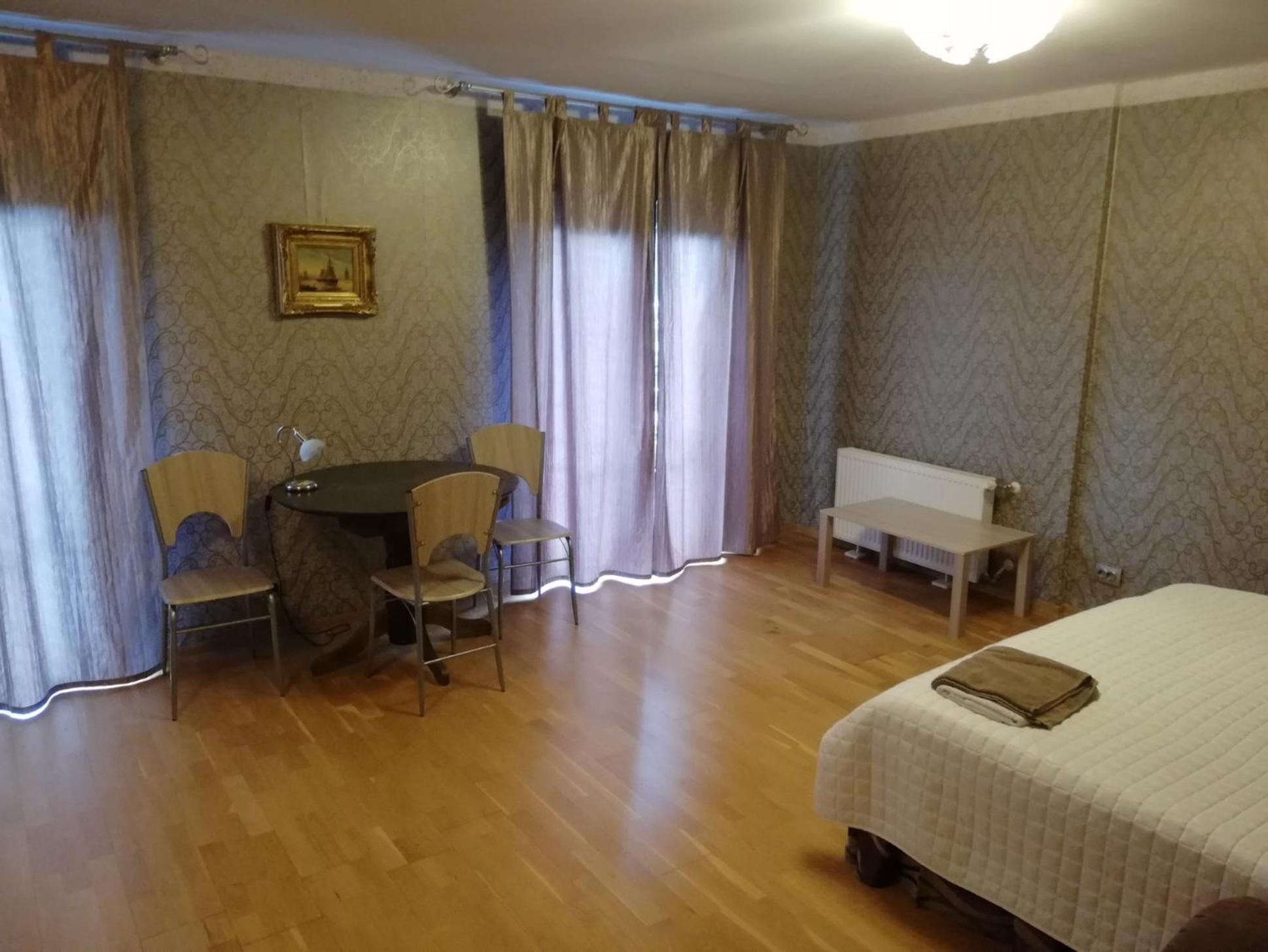 Oti Guesthouse Talin Exterior foto