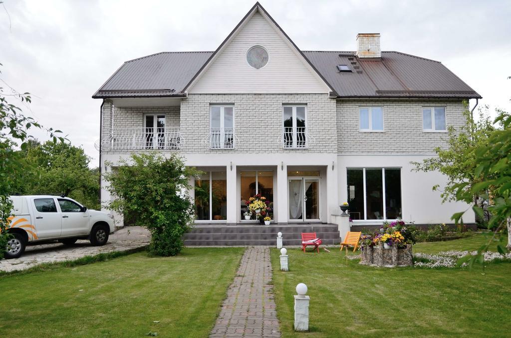 Oti Guesthouse Talin Exterior foto