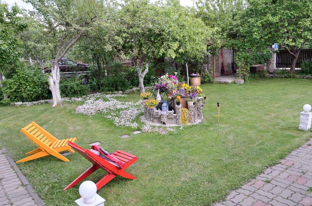 Oti Guesthouse Talin Exterior foto